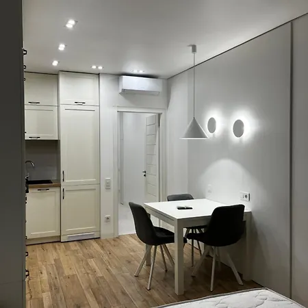 Vip Apartmens Avalon Lviv Exterior photo